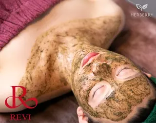 ハーブピーリング専門店HERBERRY難波心斎橋店所属・ハーブピーリング専門 HERBERRY冨永のエステ・リラクイメージ