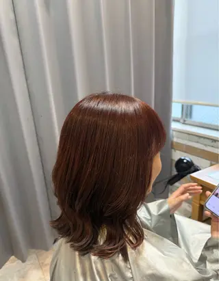 ミディアム 古谷 礼穏のヘアスタイル