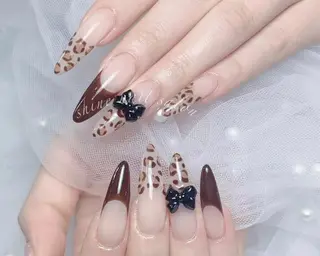 ネイル shineジェル& チップ長さだしのネイルデザイン