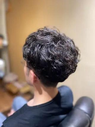 ショート パーマ メンズ 茂木 太郎のヘアスタイル