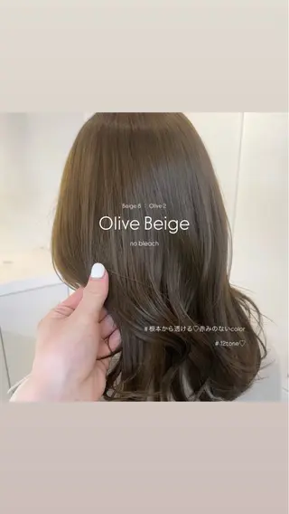 ミディアム カラー 透け感ハイトーン🤍 ベージュ/たくとのヘアスタイル