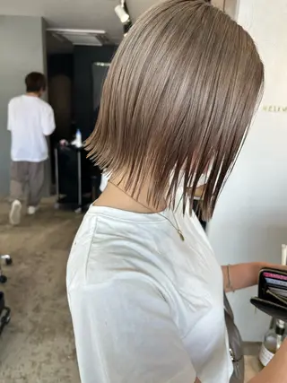ミディアム YURIK Aのヘアスタイル