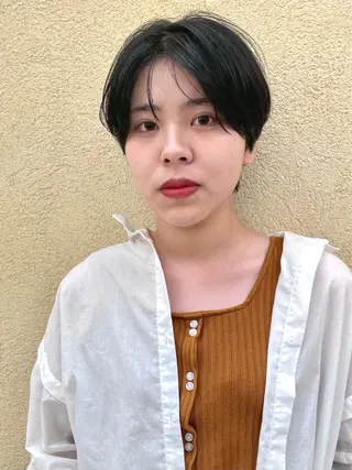 ショート カラー 塩谷 雪花のヘアスタイル