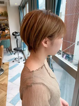 ショート Lond enikaのヘアスタイル