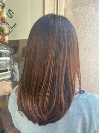 セミロング カラー haru .のヘアスタイル