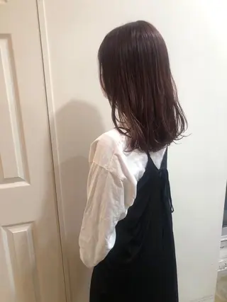 ミディアム カラー MIOベージュカラー 柔らかいカラーのヘアスタイル