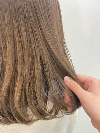 セミロング カラー natsumi / N°ariaのヘアスタイル