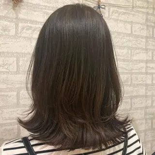 ミディアム glam ミサキのヘアスタイル