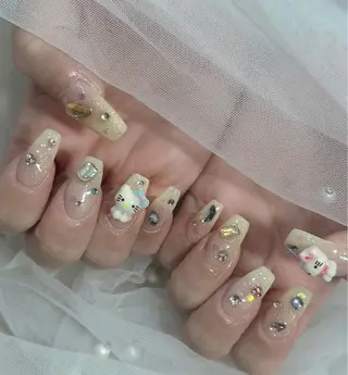 ネイル LAVISH nanamiのネイルデザイン