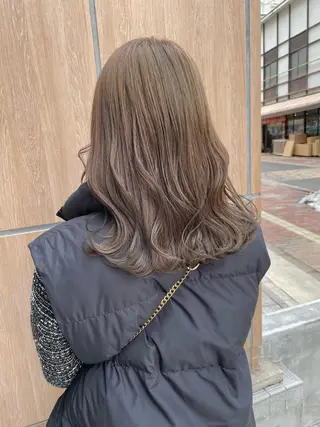 セミロング 井上 亜海のヘアスタイル