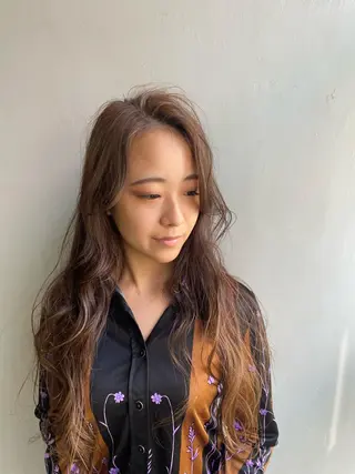 ロング カラー ヘアアレンジ 岩本 実夢のネイルデザイン