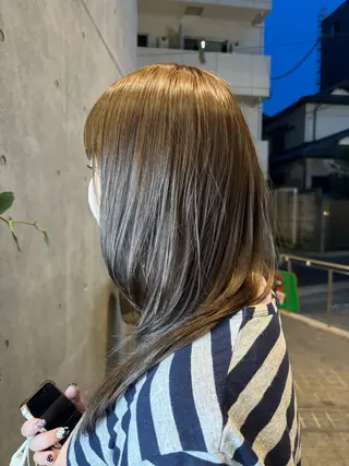 セミロング カラー 一目惚れ艶ハイトーン バンド/しほ🪄のヘアスタイル