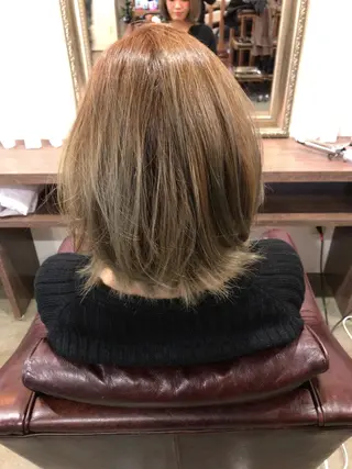ショート カラー レイヤーカット匠 イソザキノリユキのヘアスタイル
