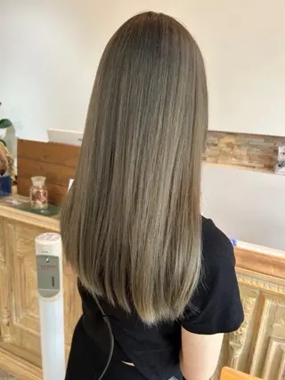 ロング 亀田 萌奈のヘアスタイル