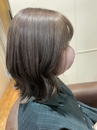 ミディアム カラー nia所属・柔らかブラウン/栄/ tomitaのヘアスタイル