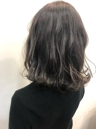 セミロング カラー GLROW haruhiのヘアスタイル