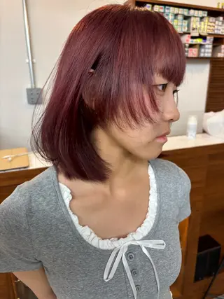 ミディアム めい/ダブルカラ ー/ブリーチアリのヘアスタイル