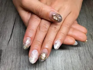 ミディアム ネイル T&A nailのネイルデザイン