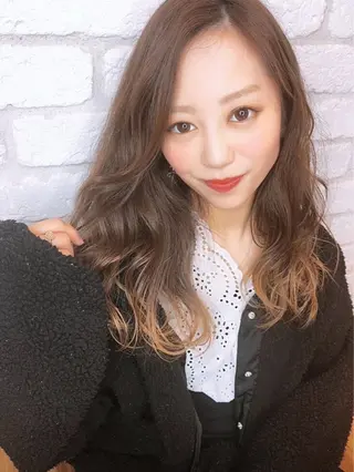 ロング カラー JELUNA所属・市岡 京香のヘアスタイル