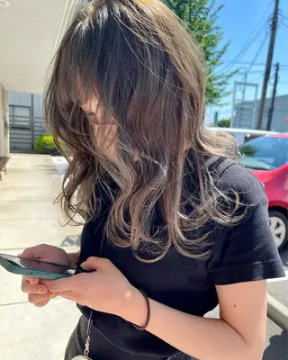 カラー 早川 真幸のヘアスタイル