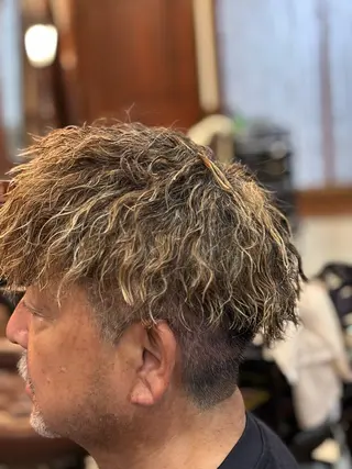 ショート カラー パーマ メンズ おしゃれ泥棒 石原メンズ特化美容師のヘアスタイル