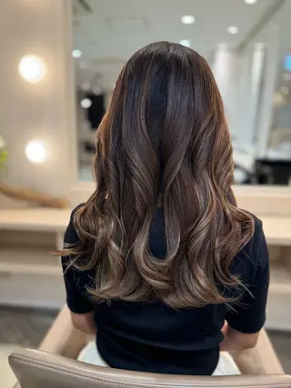 カラー WARREN  TRICOMI NEWYORK所属・リ パのヘアスタイル