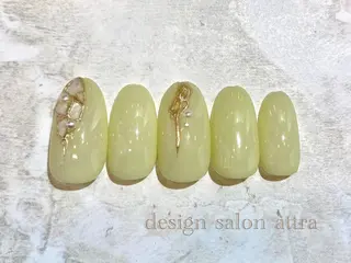 ネイル 根津 綾子のネイルデザイン