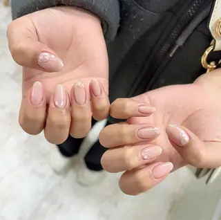 ネイル マハロネイルサロン横浜店所属・吉田 里菜のネイルデザイン