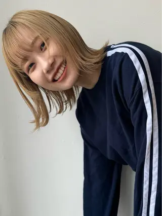 ミディアム 浅津 菜月のヘアスタイル