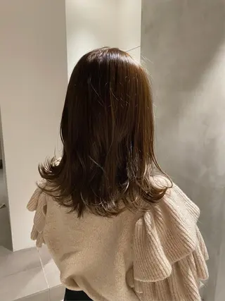 セミロング カラー 朝倉 南のヘアスタイル