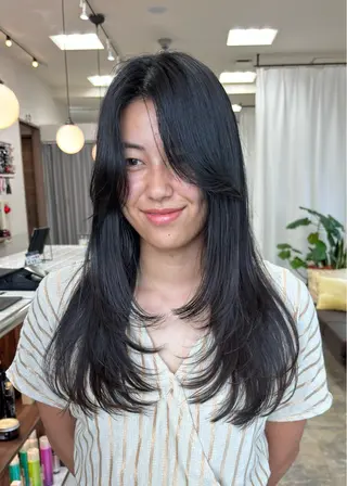 ロング レイヤーカット/ 貫井威努のヘアスタイル