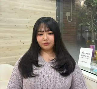 ロング 野口 梨紗のヘアスタイル