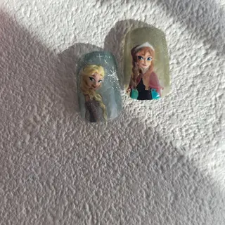 ネイル 🌲🌳🚪iiit o🌲🌳🌲のネイルデザイン