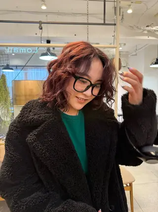 ミディアム カラー ミルクティー× グレージュMOMOのヘアスタイル