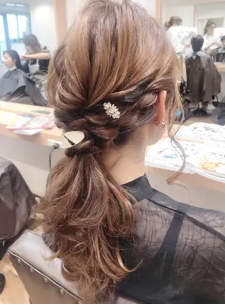 ミディアム ヘアアレンジ GRANLUSSO 〜グランルッソ駅前店所属・木口 嘉美のヘアスタイル