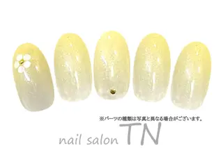 ネイル 矢川 まどかのネイルデザイン