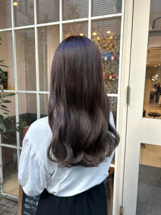 カラー moeka 表参道のヘアスタイル