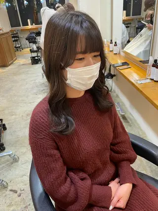 ロング カラー MIOベージュカラー 柔らかいカラーのヘアスタイル