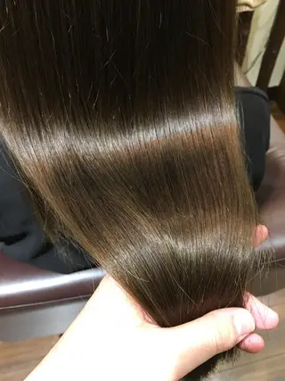 セミロング カラー 守谷 恒祐のヘアスタイル