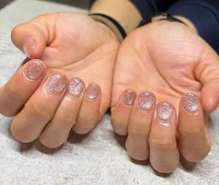 ネイル ロエ所属・Lowé いちごのネイルデザイン