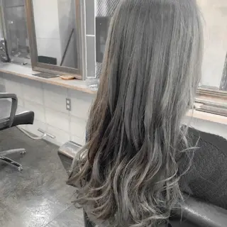 ロング カラー S. ERIのヘアスタイル