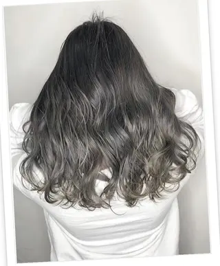 ミディアム カラー カラーリスト菅澤 岳のヘアスタイル