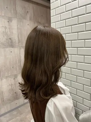 セミロング カラー newi赤羽 HINATAのヘアスタイル