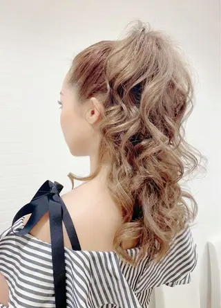 ヘアアレンジ GRANLUSSO 〜グランルッソ駅前店所属・木口 嘉美のヘアスタイル