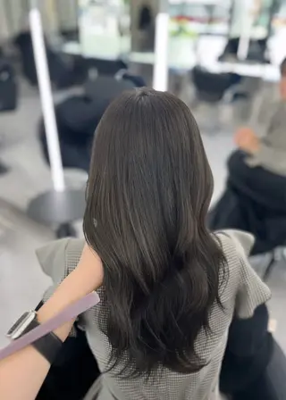 ロング Itsuki/心斎橋 髪質改善/暗髪カラーのヘアスタイル