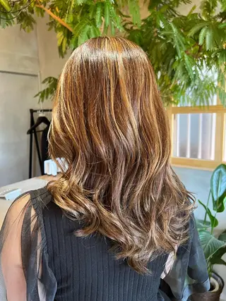 ロング カラー SHINYA シンヤヘアーズのヘアスタイル