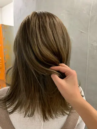 セミロング カラー 似合わせカラー🫶 小川千波のヘアスタイル