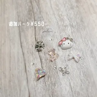 ネイル ネイルサロンアジアン池袋店所属・林 夏萌のネイルデザイン