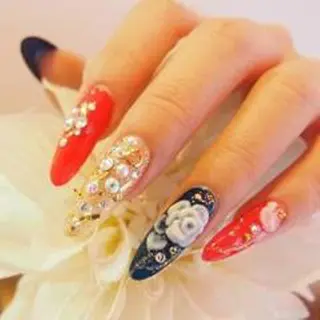 ネイル t. yoshizawaのネイルデザイン