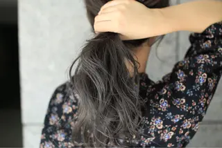 セミロング カラー 加藤 利基のヘアスタイル